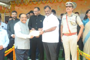 Shri. Anagani Satya Prasad, Hon’ble Minster for Revenue, Stamps and Registrations, Govt of AP. presented Certificate of Appreciation to Shaik Hameed Pasha, DIO, Visakhapatnam