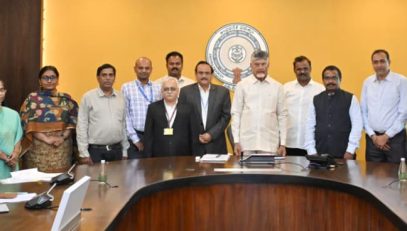 आंध्र प्रदेश के माननीय मुख्यमंत्री ने अमरावती स्थित मुख्यमंत्री कार्यालय में 7 अलग-अलग जिलों के 7 पायलट मंडलों के मी भूमि ब्लॉक चेन पोर्टल का उद्घाटन किया।
