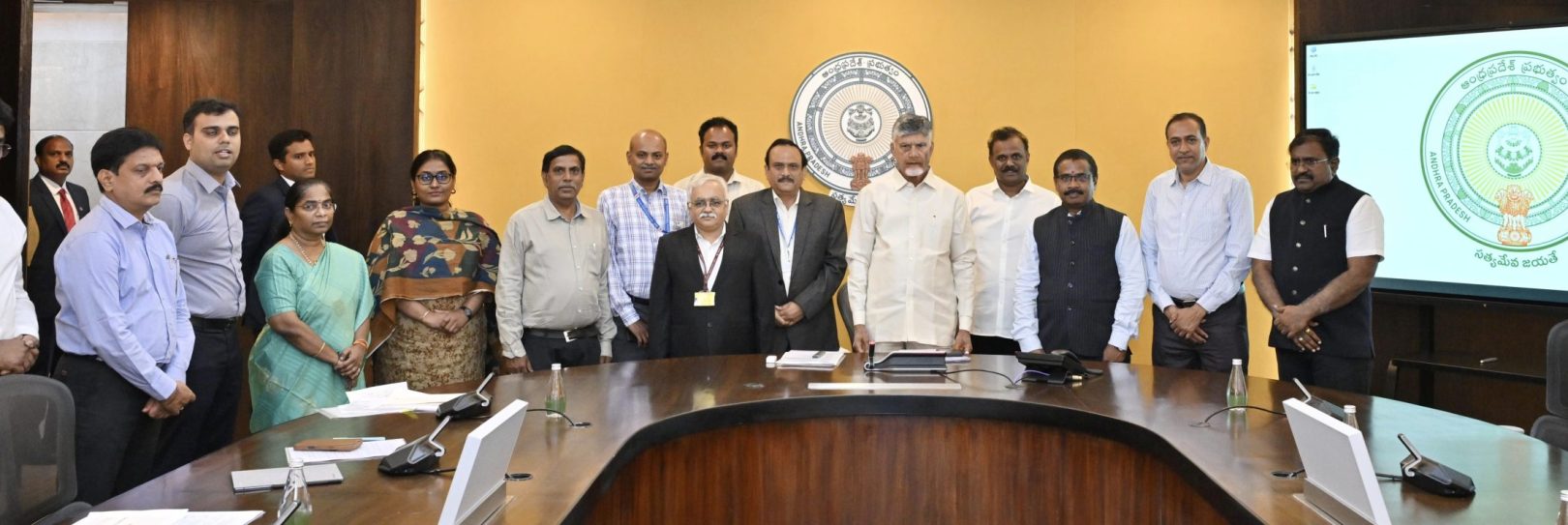 23 जुलाई 2026 को आंध्र प्रदेश के माननीय मुख्यमंत्री ने मीभूमि ब्लॉकचेन वेब पोर्टल का उद्घाटन किया।