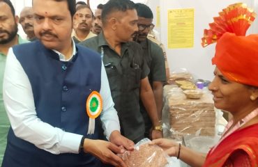 Today, February 11, 2025, Hon'ble Chief Minister Devendra Fadnavis visited the Sukanya Self- Help Savings Group in Taluka Akot, District Akola and purchased jaggery strips.