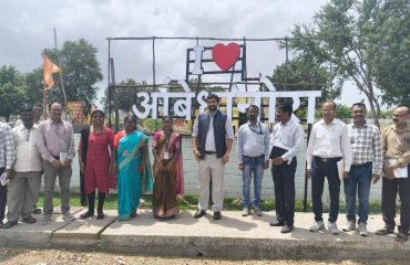 सेल्फी पॉईंट चे उद्घाटन
