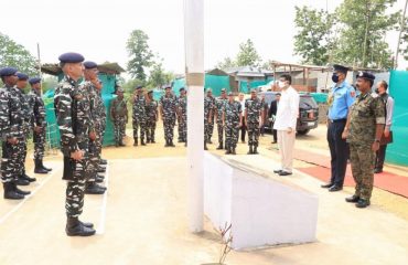 Governor receiving guard of honour at Vairengte