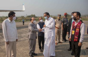 Honble Governor seeing off Hon'ble Vice President of India