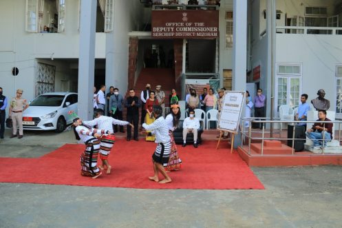 Hon'ble Governor being received at the Office of the Deputy Commissioner at Serchhip