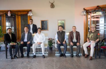 Tetra Pak official along with Governor
