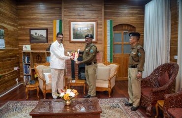 Governor Hari Babu Kambhampati interacted with Shri DP Singh, Officiating DIG, Border Security Force(BSF) in Mizoram, and his junior officers.