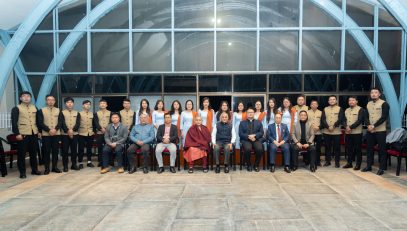 Governor Hosts Christmas Carol Service