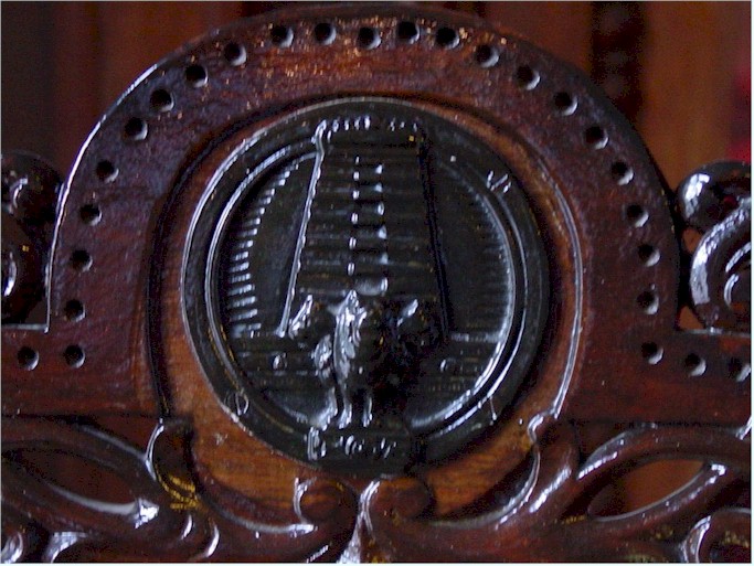 Raj Bhavan, Udhagamandalam - Engraving in the furniture