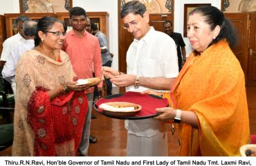 Hon'ble Governor of Tamil Nadu and First Lady of Tamil Nadu Tmt. Laxmi Ravi, celebrated Vinayagar Chathurthi alongwith Officials and staffs during the special Pooja - 18.09.2023(Distributing Prasadham)
