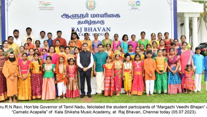 Thiru.R.N.Ravi, Hon'ble Governor of Tamil Nadu, felicitated the student participants of "Margazhi Veedhi Bhajan" and "Carnatic Acapella" 2