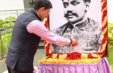 Thiru.R.N.Ravi, Hon’ble Governor of Tamil Nadu, paid floral tribute to the Portrait of freedom fighter V.O.Chidambaranar on his 152nd birth anniversary at Raj Bhavan, Chennai - 05.09.2023