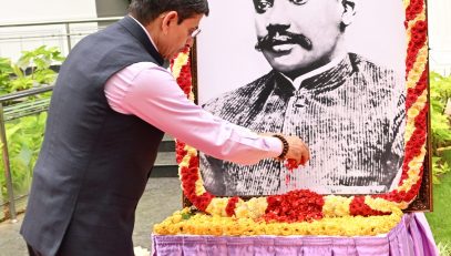 Thiru.R.N.Ravi, Hon’ble Governor of Tamil Nadu, paid floral tribute to the Portrait of freedom fighter V.O.Chidambaranar on his 152nd birth anniversary at Raj Bhavan, Chennai - 05.09.2023