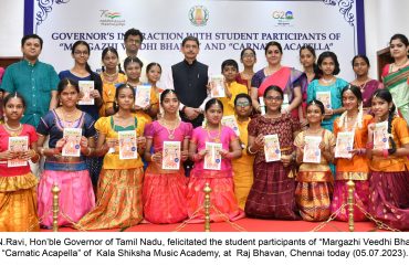 Thiru.R.N.Ravi, Hon'ble Governor of Tamil Nadu, felicitated the student participants of 