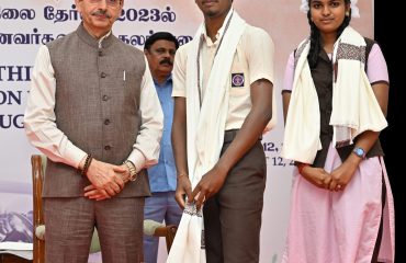 felicitated Thiru. Hariharan and Miss. Bhoomika