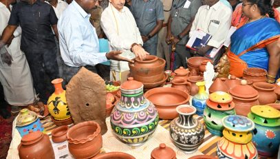 Hon’ble Governor of Tamil Nadu, visited traditional pot makers at Alwarkurichi, Tenkasi district - 28.09.2023