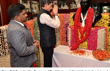 Hon’ble Governor of Tamil Nadu, paid floral tribute to the statue of ‘ Perunthalaivar’ Kamarajar, and visited the Kamarajar Illam at Virudhunagar on 29.09.2023