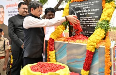 Hon’ble Governor of Tamil Nadu, paid floral tribute at Ondi Veeran Memorial, Pachheri,Tenkasi district on 29.09.2023