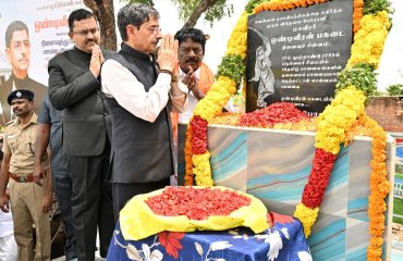 Hon’ble Governor of Tamil Nadu, paid floral tribute at Ondi Veeran Memorial, Pachheri,Tenkasi district- 29.09.2023