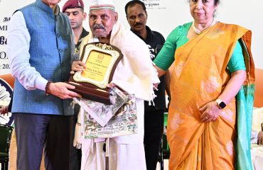 Hon’ble Governor of Tamil Nadu, felicitated freedom fighters at “Tribute to Freedom Fighters” held on the occasion of Mahatma Gandhi’s 155th birth anniversary,at Raj Bhavan ,Chennai