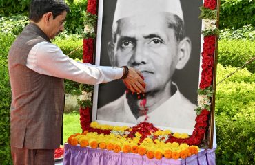 Hon’ble Governor Of Tamil Nadu Paid Floral Tribute to the potrait of Bharat Ratna former Prime Minister of India Thiru. Lal Bahadur Shastri, On the occasion of his birth anniversary-02.10.2023