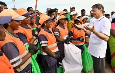 Hon’ble Governor of Tamil Nadu, participated in mass beach cleaning activity along with fishermen and students as apart of Swachhata Hi Seva 2023 campaign on 01.10.2023 at Nainar Kuppam, Uthandi