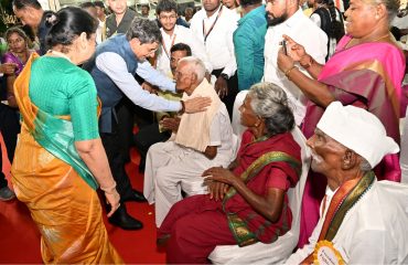 Hon’ble Governor of Tamil Nadu, felicitated freedom fighters at “Tribute to Freedom Fighters” held on the occasion of Mahatma Gandhi’s 155th birth anniversary,at Raj Bhavan ,Chennai