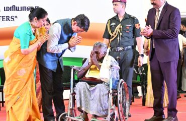 Hon’ble Governor of Tamil Nadu, felicitated freedom fighters at “Tribute to Freedom Fighters” held on the occasion of Mahatma Gandhi’s 155th birth anniversary,at Raj Bhavan ,Chennai