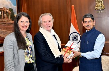 Mr.Philip Green OAM, Australian High Commissioner to India, called on Thiru.R.N.Ravi, Hon’ble Governor of Tamil Nadu, at Raj Bhavan, Chennai - 06.10.2023.