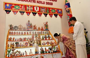 Thiru.R.N.Ravi, Hon’ble Governor of Tamil Nadu and First Lady of Tamil Nadu, Tmt.Laxmi Ravi, inaugurated Navaratri Golu exhibition at Raj Bhavan, Chennai on 15.10.2023