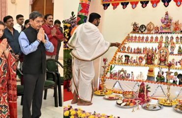 Thiru.R.N.Ravi, Hon’ble Governor of Tamil Nadu and  First Lady of Tamil Nadu, Tmt.Laxmi Ravi, witnessed the Navaratri Golu exhibition at  Raj Bhavan, Chennai - 16.10.2023