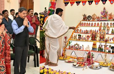 Thiru.R.N.Ravi, Hon’ble Governor of Tamil Nadu and  First Lady of Tamil Nadu, Tmt.Laxmi Ravi, witnessed the Navaratri Golu exhibition at  Raj Bhavan, Chennai - 16.10.2023