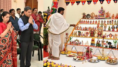 Thiru.R.N.Ravi, Hon’ble Governor of Tamil Nadu and  First Lady of Tamil Nadu, Tmt.Laxmi Ravi, witnessed the Navaratri Golu exhibition at  Raj Bhavan, Chennai - 16.10.2023