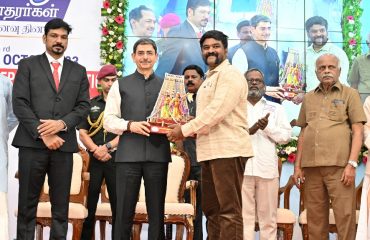 Thiru. R.N.Ravi, Hon’ble Governor of Tamil Nadu, participated as chief guest and felicitated descendants of Maruthu Brothers and contributors of Maruthu Memorial, on the occasion of Marudhu Brothers Memorial Day function, held at NR IAS Academy, Tiruchirapalli - 23.10.2023