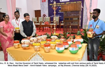 Thiru. R. N. Ravi, Hon’ble Governor of Tamil Nadu, witnessed the kalashes with soil from various parts of Tamil Nadu for ‘Mera Maati Mera Desh’ - Amrit Kalash Yatra campaign, at Raj Bhavan, Chennai - 26.10.2023