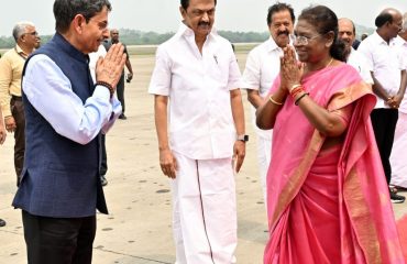 Smt.Droupadi Murmu, Hon’ble President of India, was seen off by Thiru. R.N.Ravi, Hon’ble Governor of Tamil Nadu, at Chennai Airport today (27.10.2023). Thiru. M.K. Stalin, Hon’ble Chief Minister of Tamil Nadu, Hon’ble Ministers and other dignitaries were present