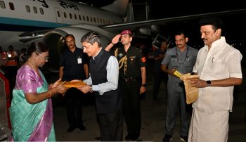 Hon’ble President of India, was received by Hon’ble Governor of Tamil Nadu, at Chennai Airport
