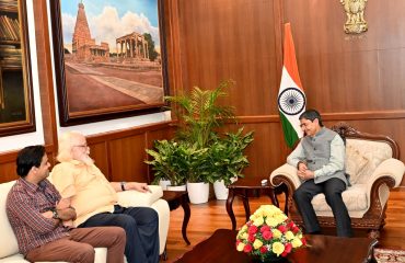 Aerospace scientist, Padma Bhusan awardee Thiru. Nambi Narayanan, met Thiru.R.N.Ravi, Hon’ble Governor of Tamil Nadu, at Raj Bhavan, Chennai on 28.10.2023