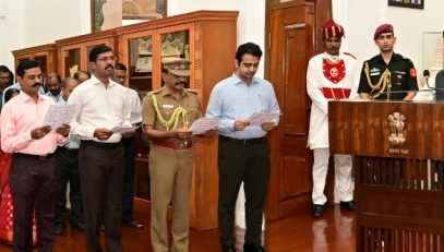 Thiru.R.N.Ravi, Hon’ble Governor of Tamil Nadu administered “National Unity Day” pledge to the officers and staff of Raj Bhavan, at Raj Bhavan, Chennai - 31.10.2023
