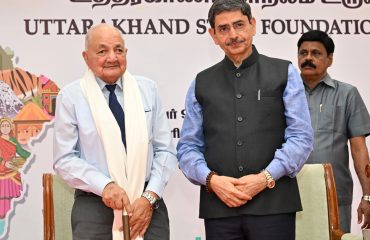 Thiru.R.N.Ravi, Hon’ble Governor of Tamil Nadu, felicitated Commander Kulbhushan Singh Sood  the first lieutenant of INS Vikrant,  at Celebration of Foundation Day of Uttarakhand State, at  Raj Bhavan, Chennai - 09.11.2023