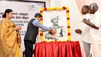 Thiru.R.N.Ravi, Hon’ble Governor of Tamil Nadu, paid floral tributes to the portrait of Freedom Fighter, Bhagwan Birsa Munda, at ‘Tribals Pride Day and Jharkhand Foundation Day’ Celebration, at Raj Bhavan, Chennai - 15.11.2023.