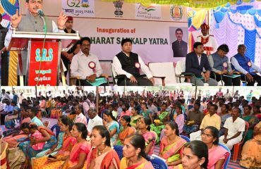 Hon’ble Governor of Tamil Nadu, flaged off the Viksit Bharat Sankalp Yatra van and addressed the gathering at Forestry Higher Secondary School, Kovilur Panchayat, Jamunamarathur, Thiruvannamalai on 16.11.2023.