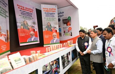 Hon’ble Governor of Tamil Nadu, inaugurated the Viksit Bharat Sankalp Yatra van at Forestry Higher Secondary School, Kovilur Panchayat, Jamunamarathur, Thiruvannamalai - 16.11.2023.