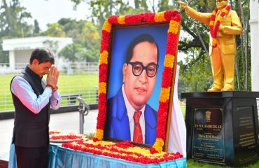 Thiru.R.N.Ravi, Hon’ble Governor of Tamil Nadu, paid floral tribute to portrait of Dr.B.R.Ambedkar on the occasion of his death anniversary at Dr.B.R.Ambedkar statue, Raj Bhavan, Chennai - 06.12.2023