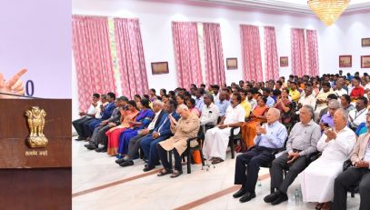 Thiru.R.N.Ravi, Hon’ble Governor of Tamil Nadu, met and interacted with stakeholders of "Kashi Tamil Sangamam 2.0" in a function held at Bharathiar Mandapam, Raj Bhavan, Chennai - 02.12.2023