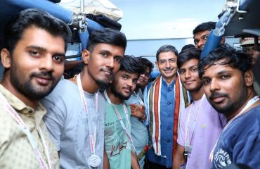 Thiru. R.N.Ravi, Hon’ble Governor of Tamil Nadu, interacted with students delegates , wished them a safe, comfortable and enlightening tour of Kashi Tamil Sangamam and flagged off the first train for “Kashi Tamil Sangamam 2.0” at Dr.MGR Chennai Central Railway Station, Chennai - 15.12.2023