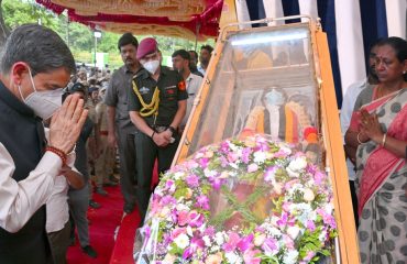 Thiru. R. N. Ravi, Hon'ble Governor of Tamil Nadu offered floral tributes and paid last respects to great leader and accomplished actor Late Thiru. Vijayakant at Island grounds, Chennai - 29.12.2023