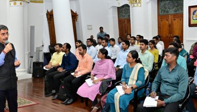Thiru. R.N.Ravi, Hon’ble Governor of Tamil Nadu, met the bright candidates from Tamil Nadu appearing in the UPSC Personality Test-2024 and guided them for the interview, at Raj Bhavan, Chennai - 08.01.2024