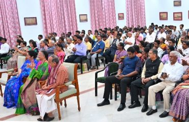 Thiru. R.N.Ravi, Hon’ble Governor of Tamil Nadu, addressed the gathering and felicitated the volunteers and organizers of Kashi Tamil Sangamam 2.0 at Bharathiar Mandapam, Raj Bhavan, Chennai - 09.01.2024