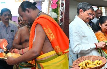 Thiru. R.N.Ravi, Hon’ble Governor of Tamil Nadu, and First Lady of Tamil Nadu Tmt. Laxmi Ravi offered prayers to Lord Anjaneyar at Anjaneyar Temple, Nanganallur and prayed for the good health,  well-being of people and the peace & prosperity of our state and our Nation on the auspicious occasion of Anjaneyar Jayanti at Chennai - 11.01.2024