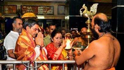 During the auspicious period of Mandal Pooja and on the eve of the holy Makara Villakku, Thiru. R.N.Ravi, Hon’ble Governor of Tamil Nadu, and First Lady of Tamil Nadu Tmt. Laxmi Ravi, prayed at the Lord Ayyappa temple, Mahalinga Puram, Chennai for the good of our brothers and sisters of Tamil Nadu and the glory of Bharath Mata - 13.01.2024
